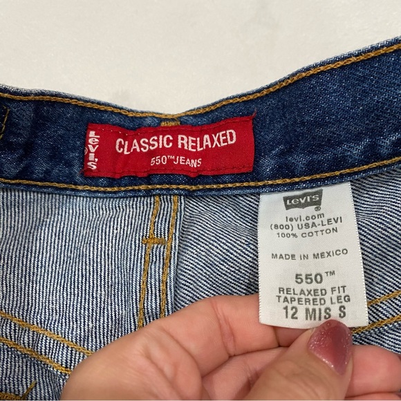 VINTAGE LEVI’S Women’s 550 Relaxed Fit Hi-Waist Jean Shorts - dark blue, size 12 - Picture 5 of 6